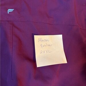 2XL fabletics women’s evolve scrub top Maroon